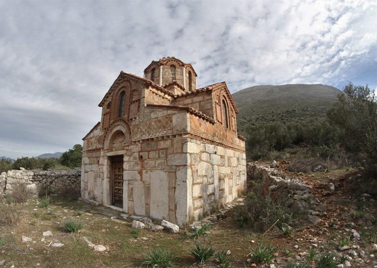 φωτό Miltos Gikas Εκκλησία των Αγίων Σέργιου και Βάκχου, κοινότητα Κοίτας στους πρόποδες του όρους Αγίας Πελαγίας στη Μέσα Μάνη (12ος αιών), γνωστή και ως Τρουλωτή