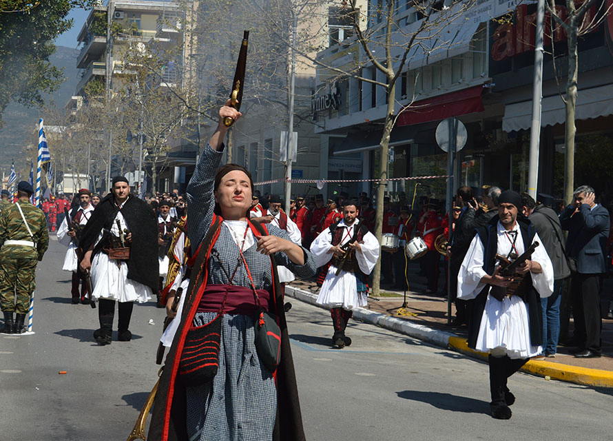 Επέτειος 25ης Μαρτίου στην Καλαμάτα με υπονοούμενα και ολίγη από Μακεδονία… (photos)