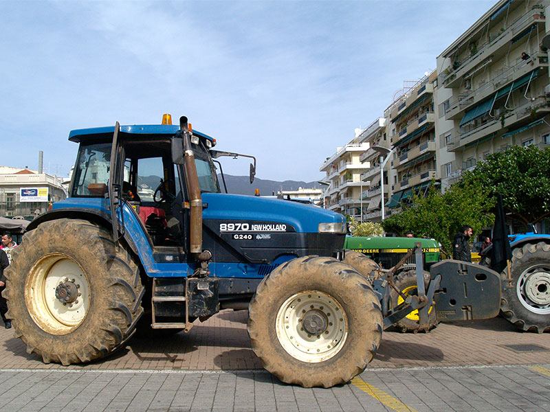 TRAKTER-KAL-PLATEIA-06-02-17.jpg
