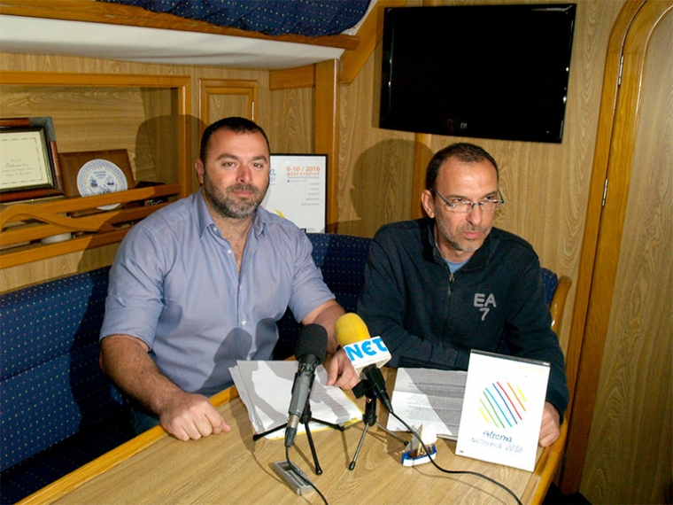 Ο Χάρης Βγενής και ο Νίκος Κουρής, στη συνέντευξη Τύπου που παραχώρησαν στο ιστιοπλοϊκό σκάφος &quot;Prince&quot;, της εταιρείας Messinia Sailing
