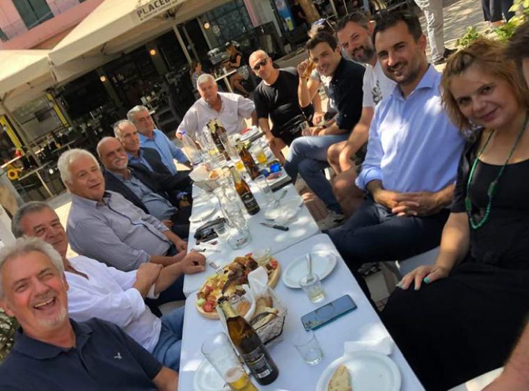 Το μεγάλο τραπέζι με τον Αλέξη Χαρίτση στη Μεσσήνη που γιορτάζει