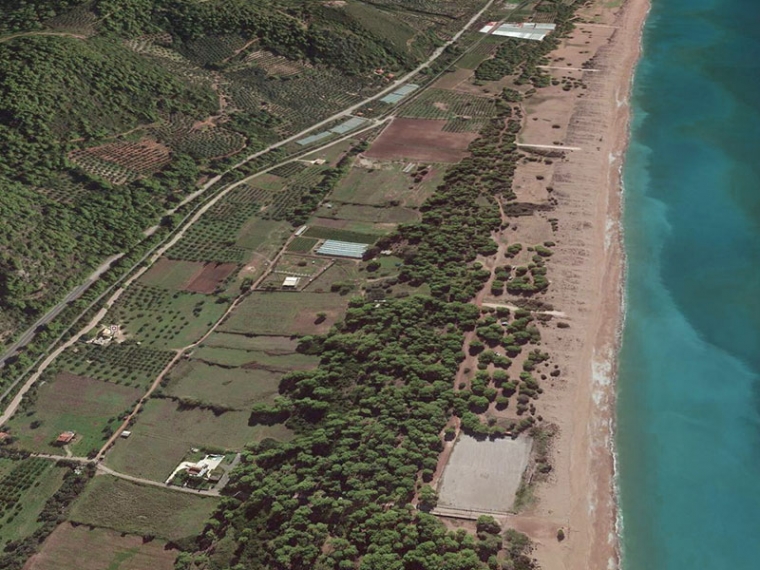 Τσιρώνης: Θα παραταθεί η αναστολή έκδοσης οικοδομικών αδειών στη παραλία της Ελαίας