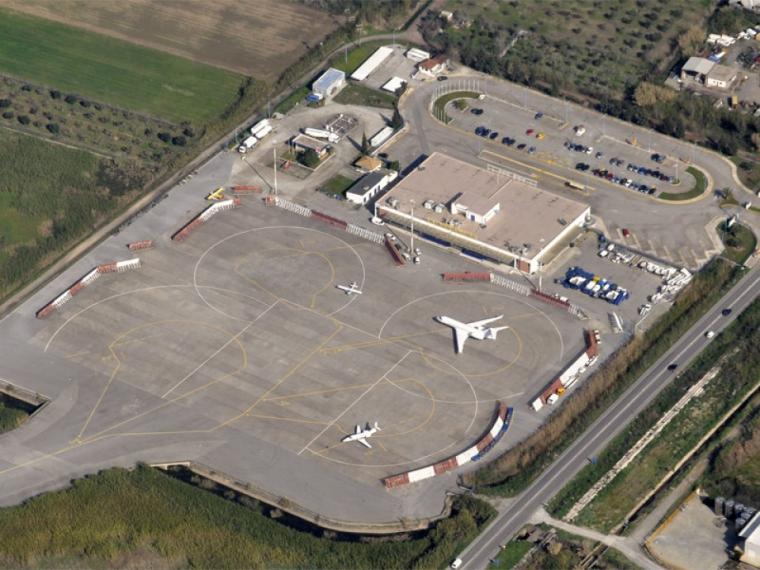 Αστυνομία αεροδρομίου Καλαμάτας: Απαίτηση επιβολής προστίμων 500 ευρώ σε επιβάτες πτήσης